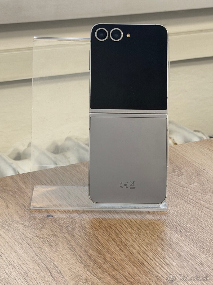 Dobrý deň Ponúkam na predaj Samsung Galaxy Z Flip 6 512GB