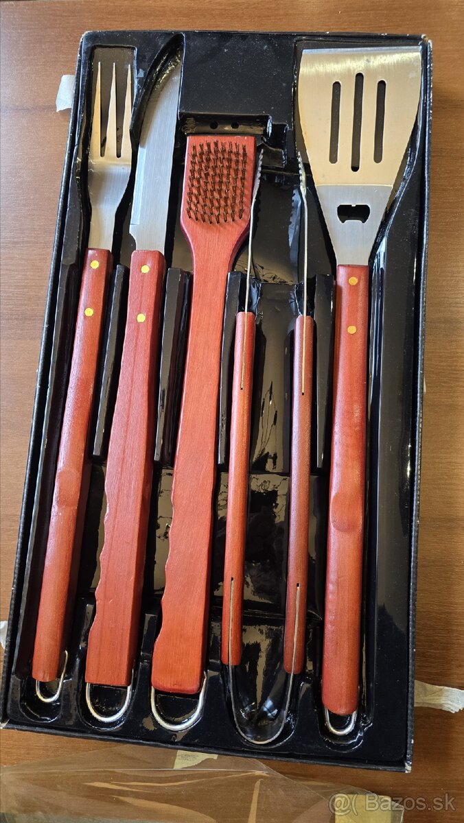 Grilovacie náradie.