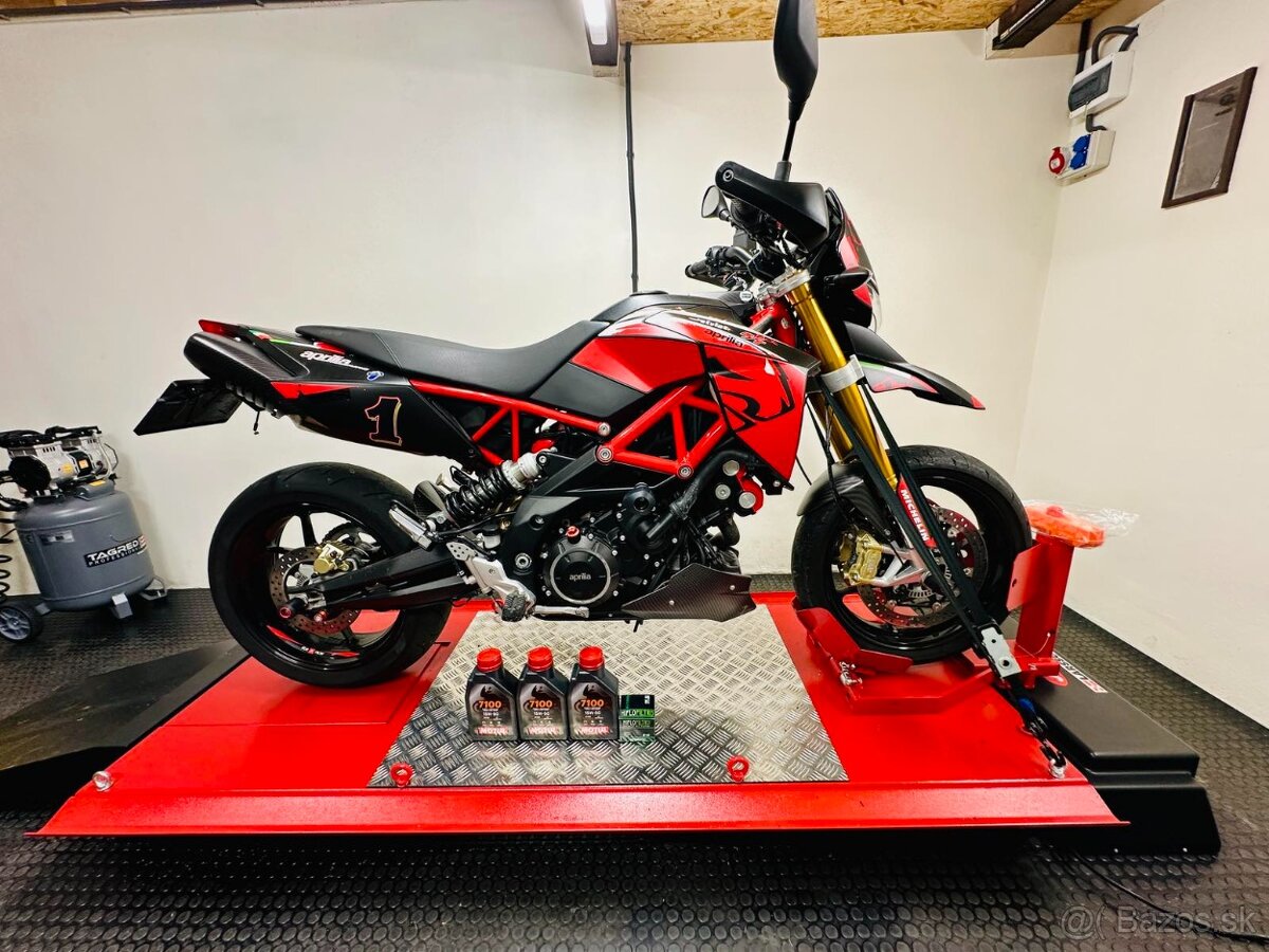 Aprilia Dorsoduro 900