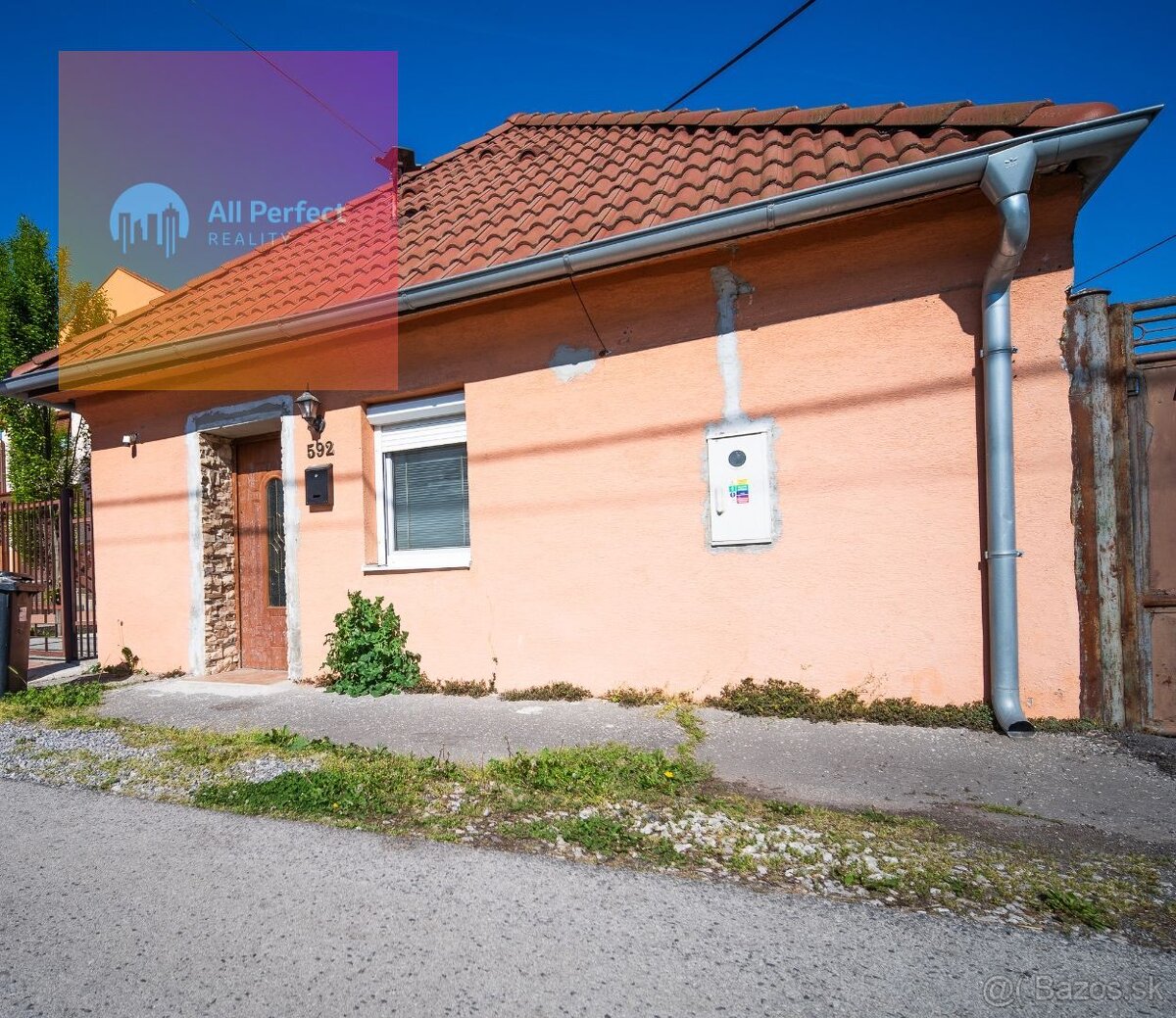 Na predaj zariadený rodinný dom vo Váhovciach – bývajte v ti