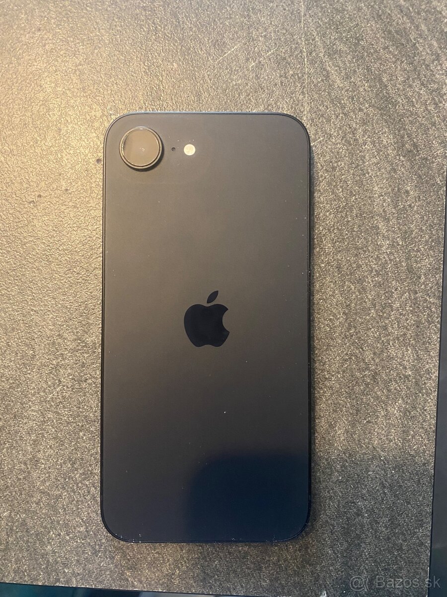 iPhone 16e