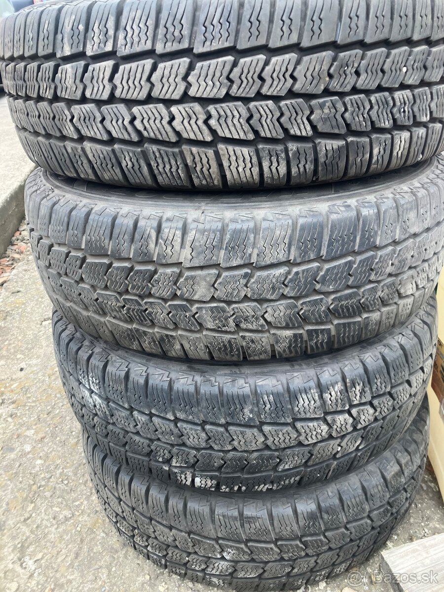 195/70R15c