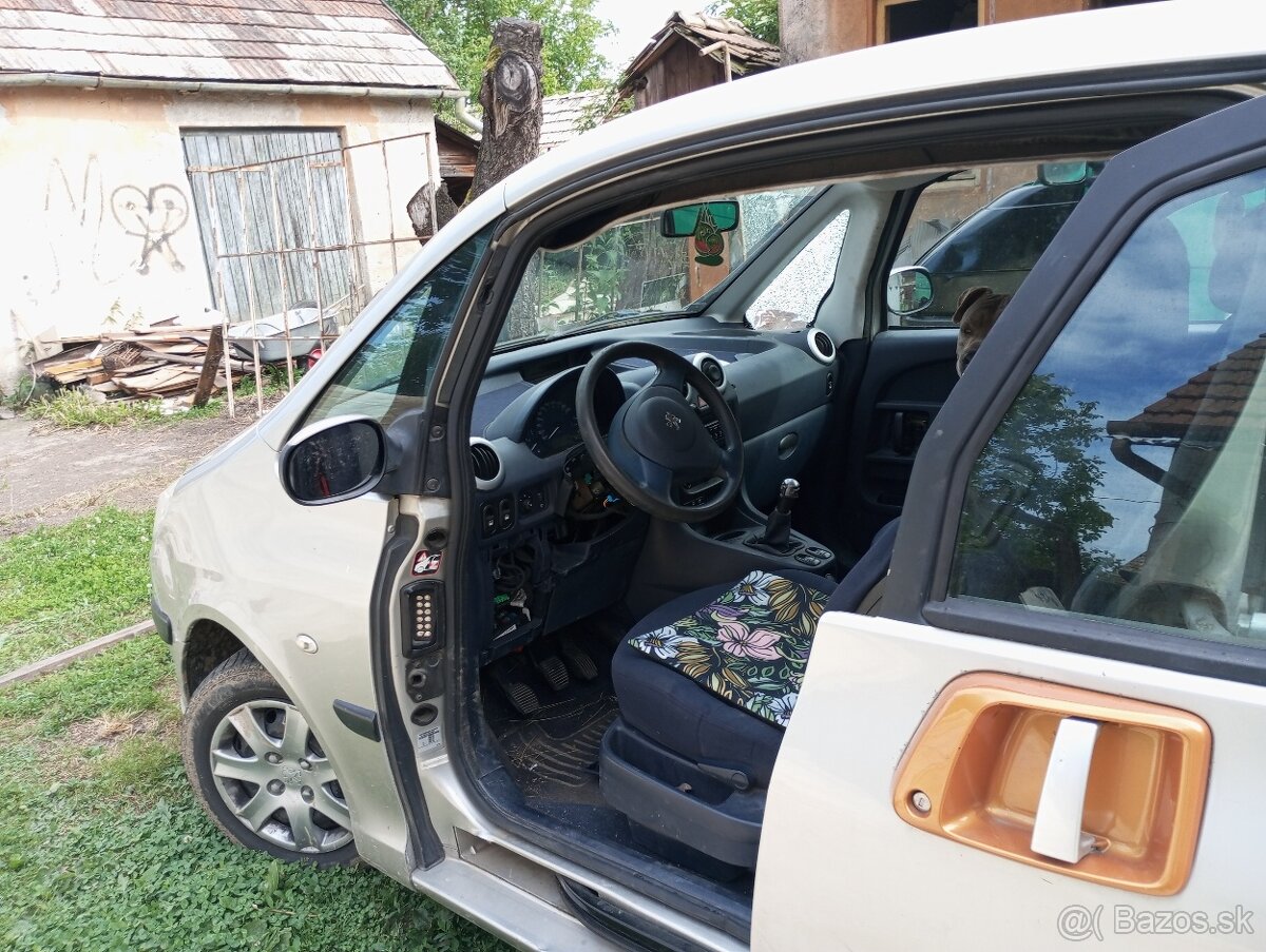 Peugeot 1007 1.4 benzin