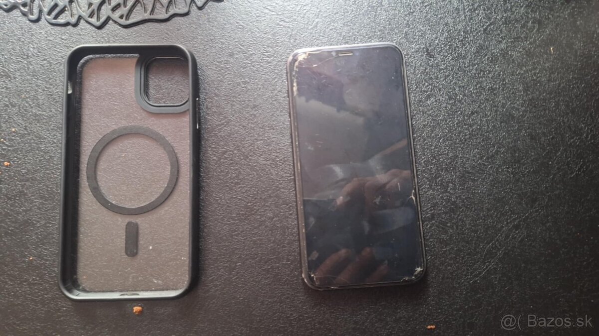 iPhone 11.128
