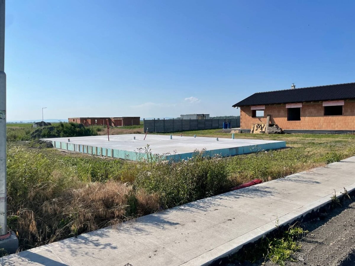 Na predaj - Pozemok pre rodinný dom so základovou doskou