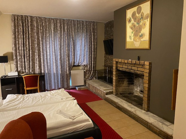 Predám zabehnutý hotel pri R1 medzi BB ZV po rekonštrukci
