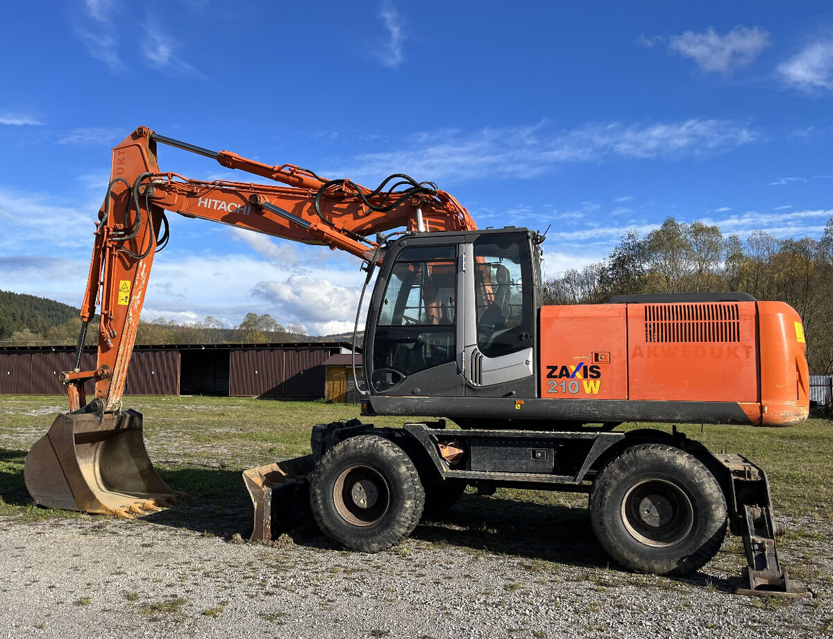 Kolesový báger Hitachi ZX210