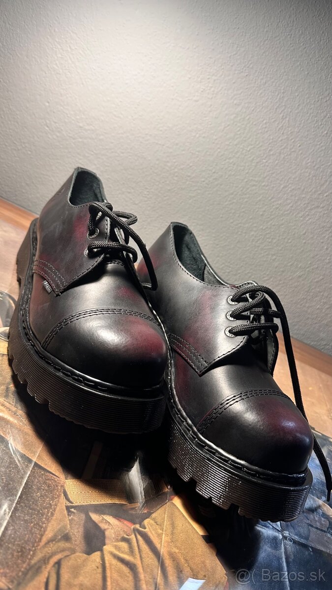 Steel boots , Kanady , steely , metal