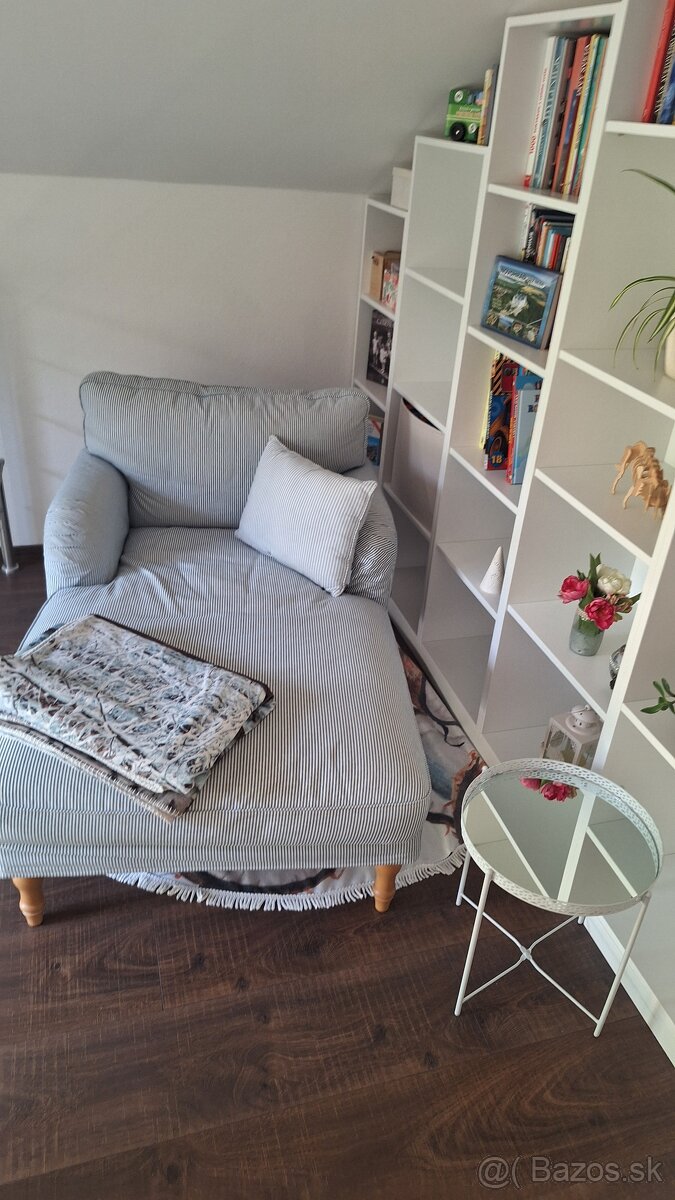 Nádherný kusok lenoška kreslo ležadlo ikea