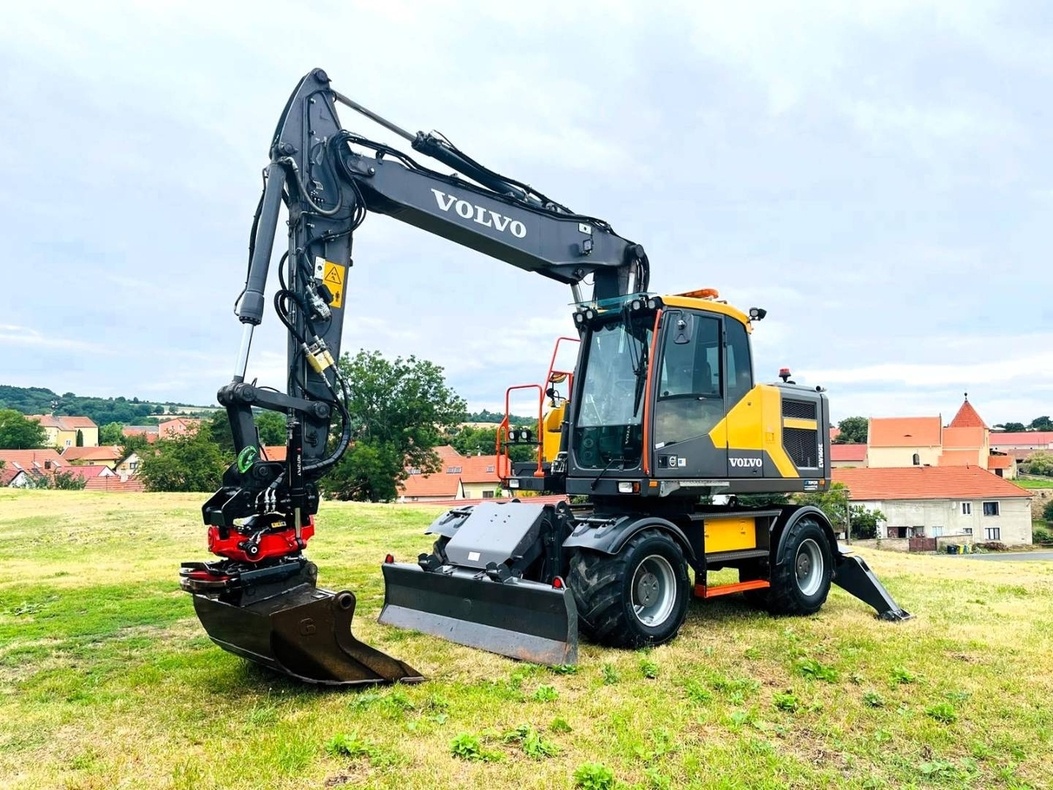 Kolesové rypadlo Volvo EW160E