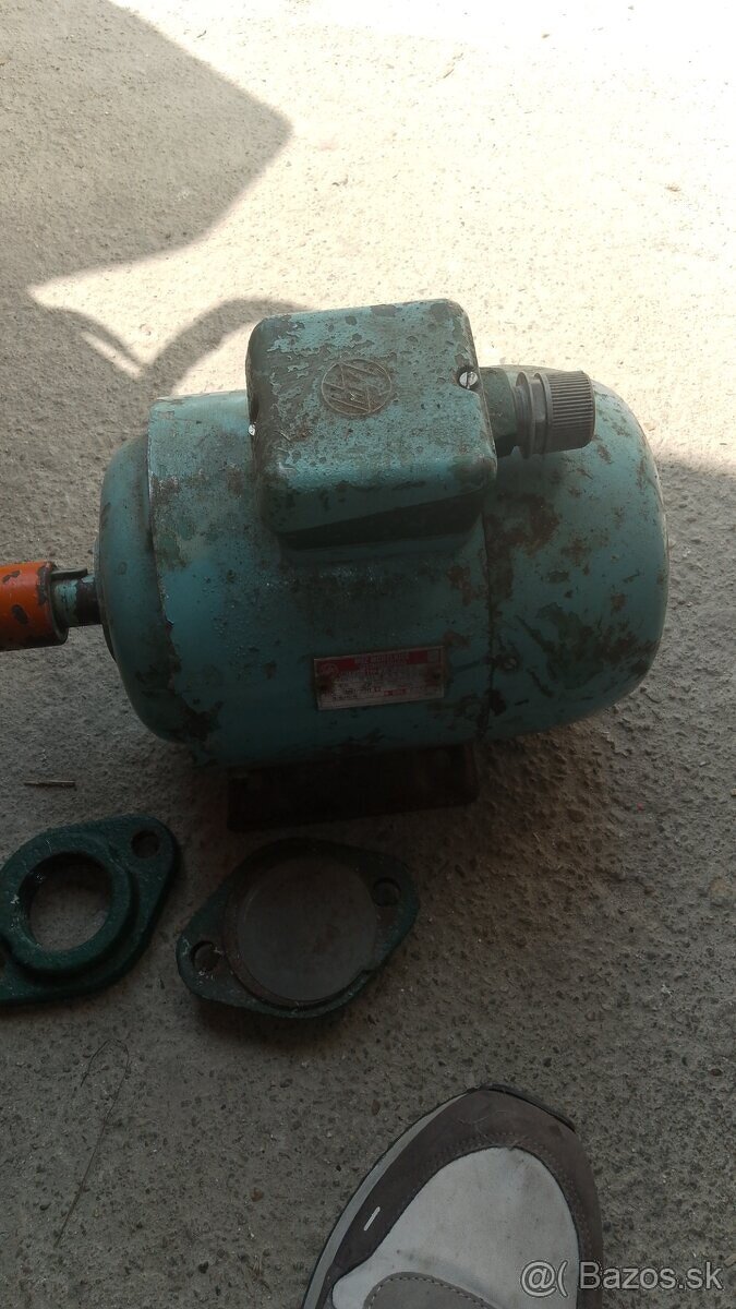 elektromotor Než Mihalnice typ 2AP 90S-2 380/220v