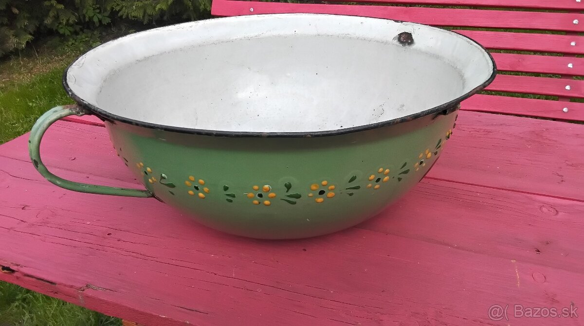 Smaltovane nádoby,riady...