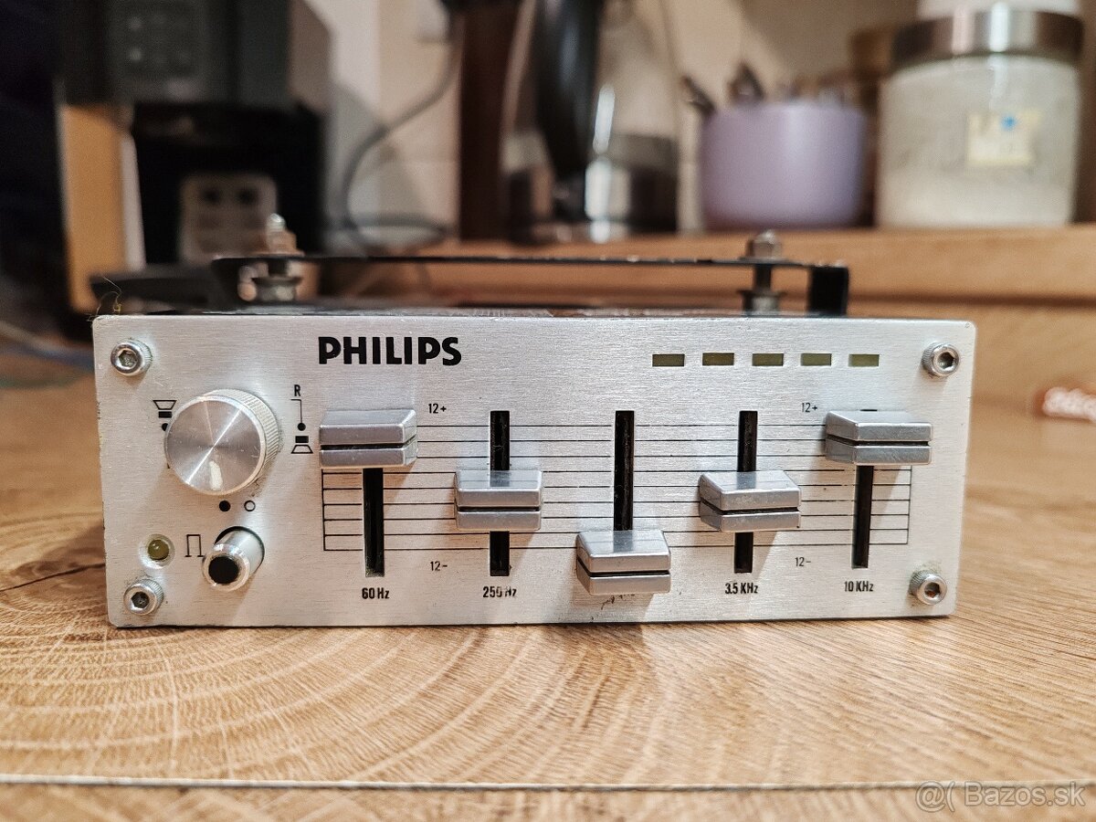 Philips auto zosilňovač. (Pioneer AD-30)