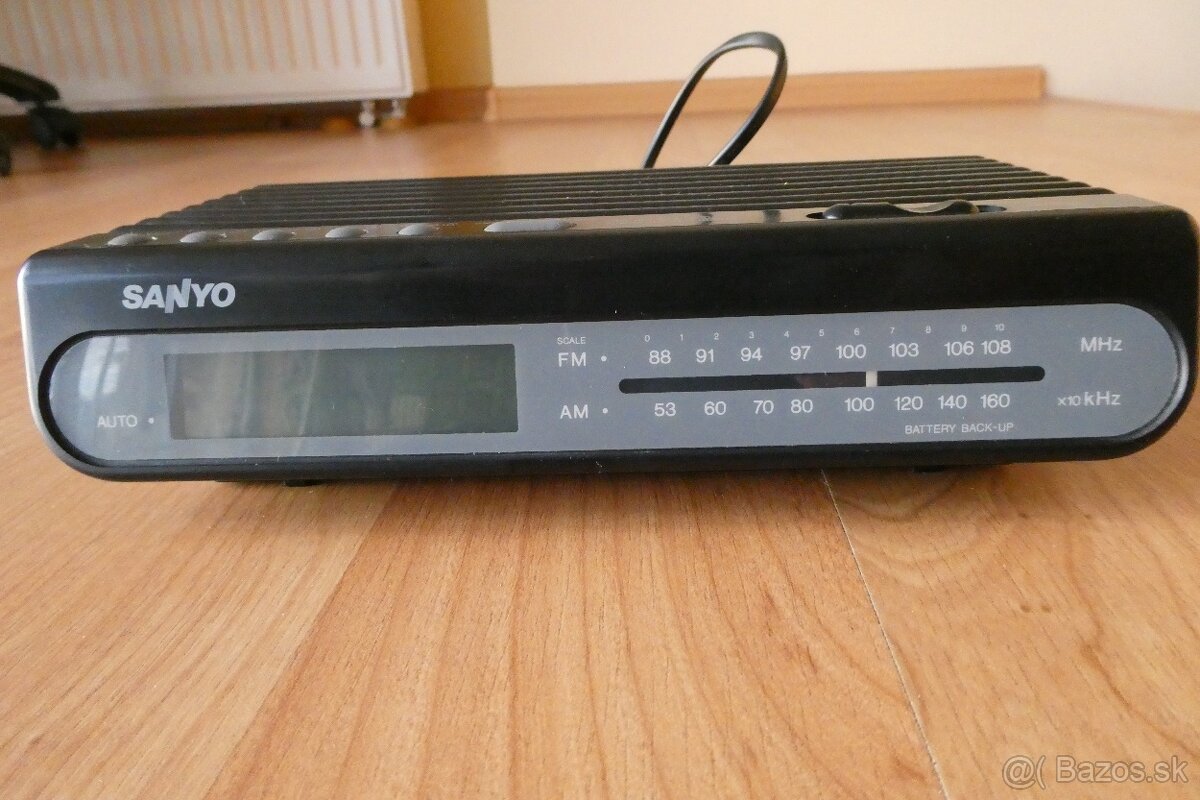 RÁDIOBUDÍK zn. SANYO