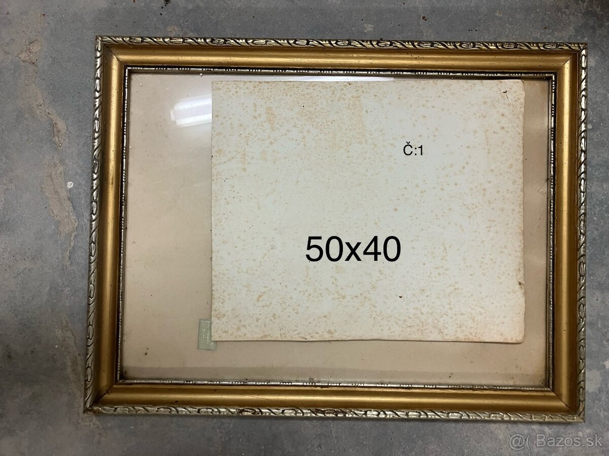 Retro rámy na obrazy a zrkadlá