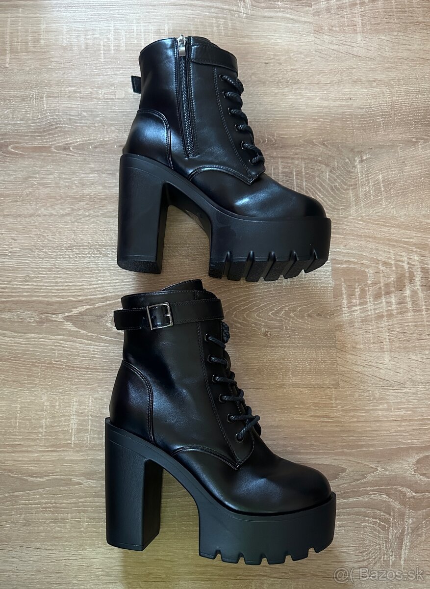 Dámske čierne kotníkové čižmy