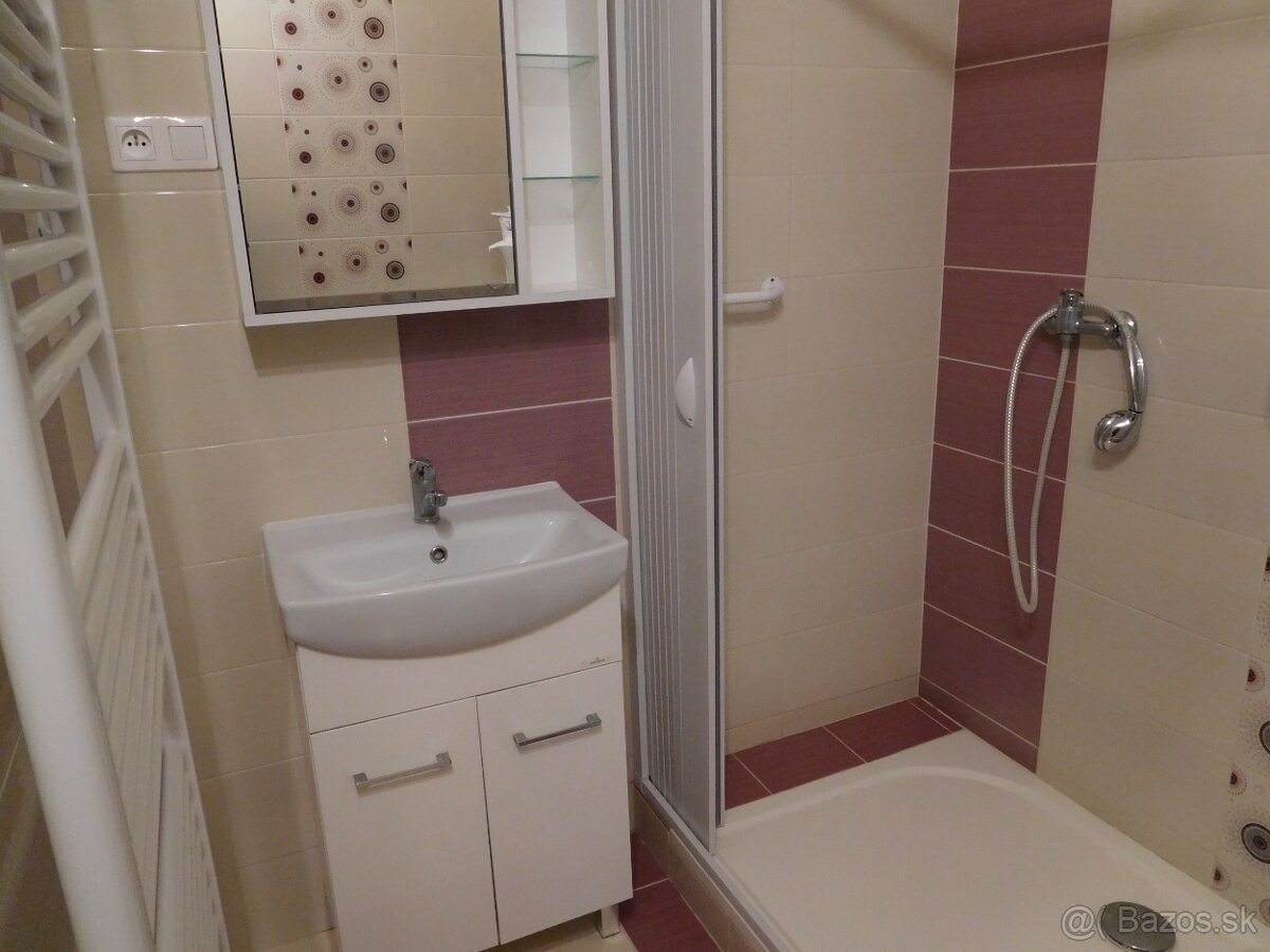 Zariadený 2izb. byt v RD na Záskalí - dlhodobý prenájom