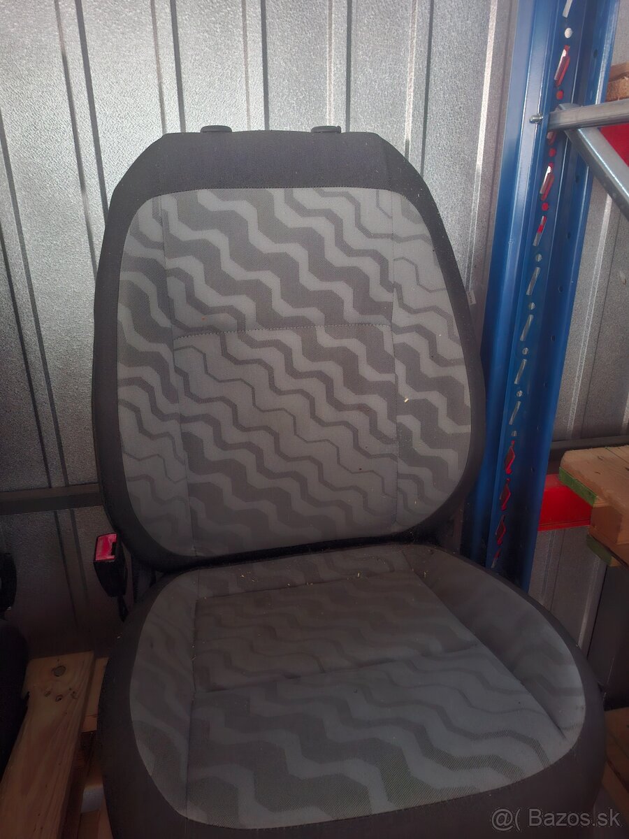 Škoda Fabia 2   Sedačky