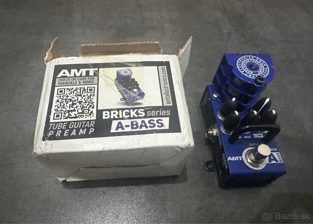 AMT Electronics Bricks A-Bass Basgitarový predzosilňovač