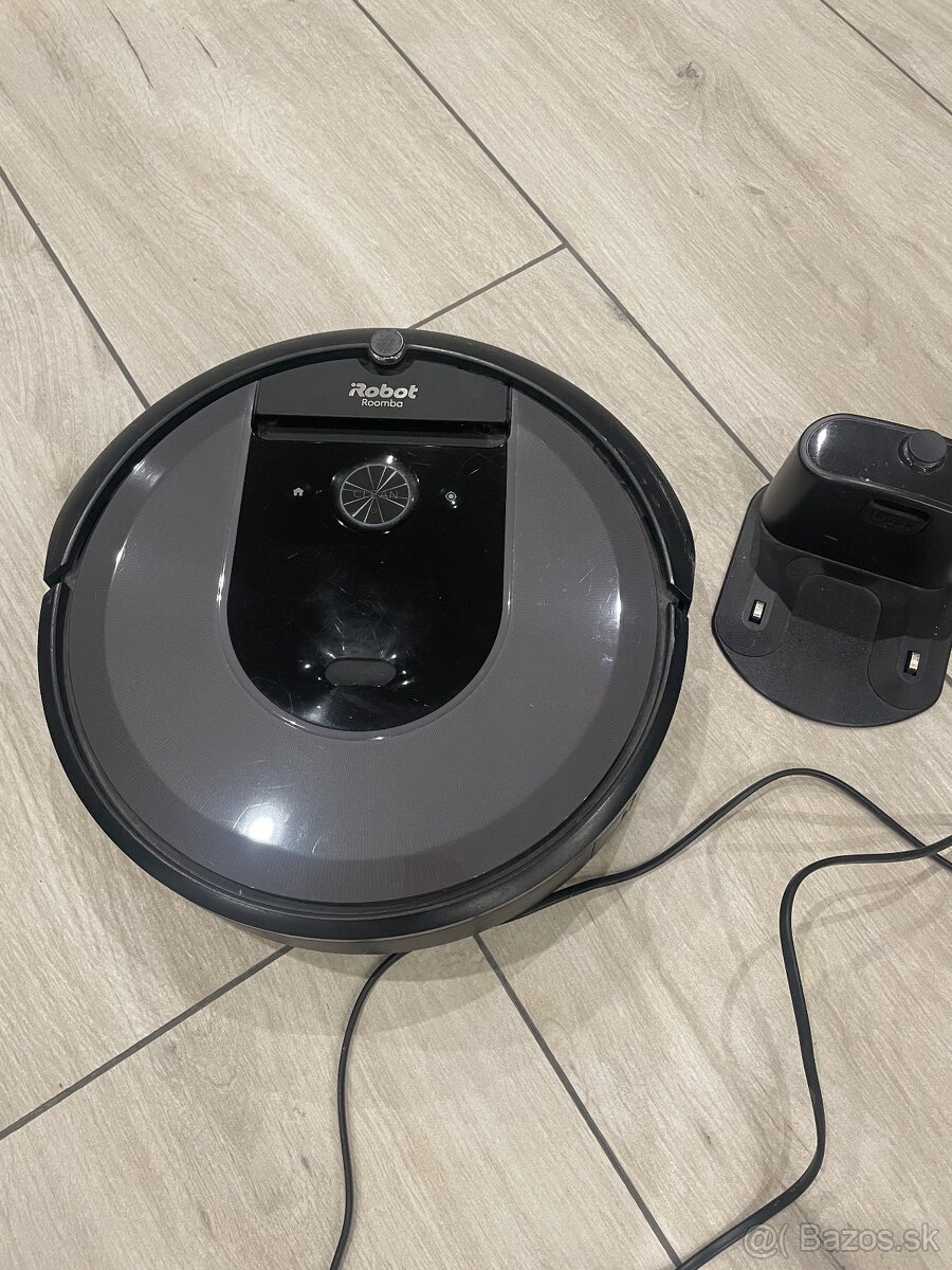 iRobot Roomba i7