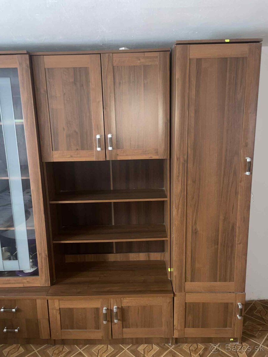 Na predaj obyvacia stena nova