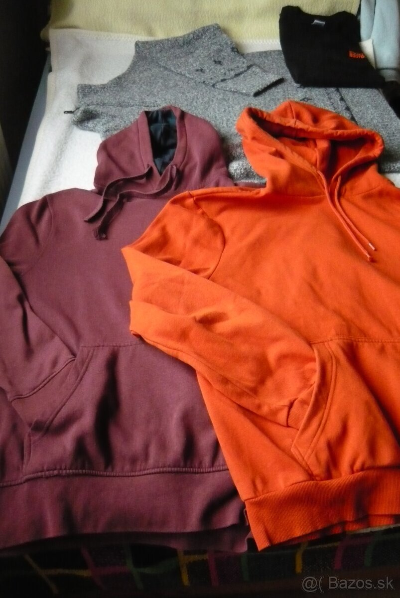 2 pánske mikiny a 1 pulóver