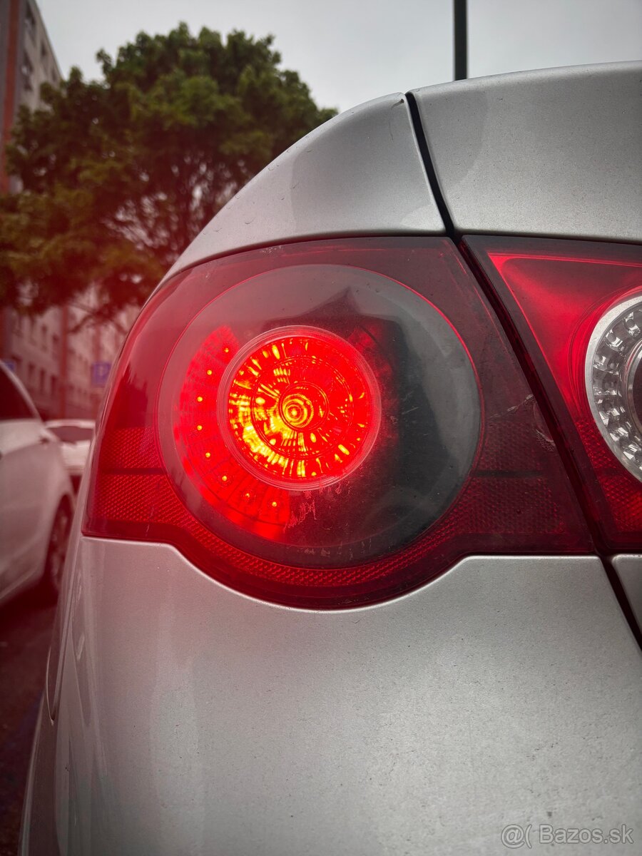 Zadne svetla Passat B6 sedan
