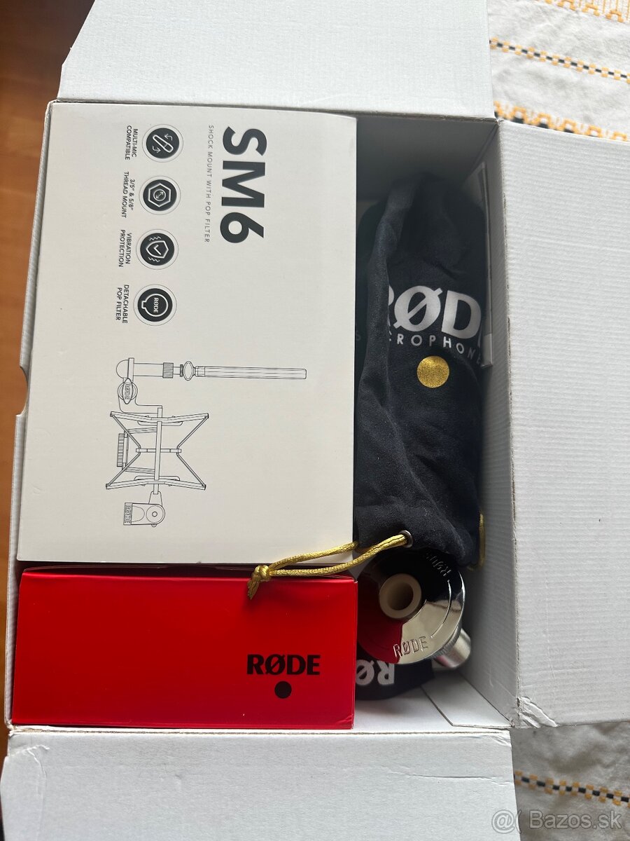 RODE NT1 5th Generation + stojan + štúdiove sluchadla