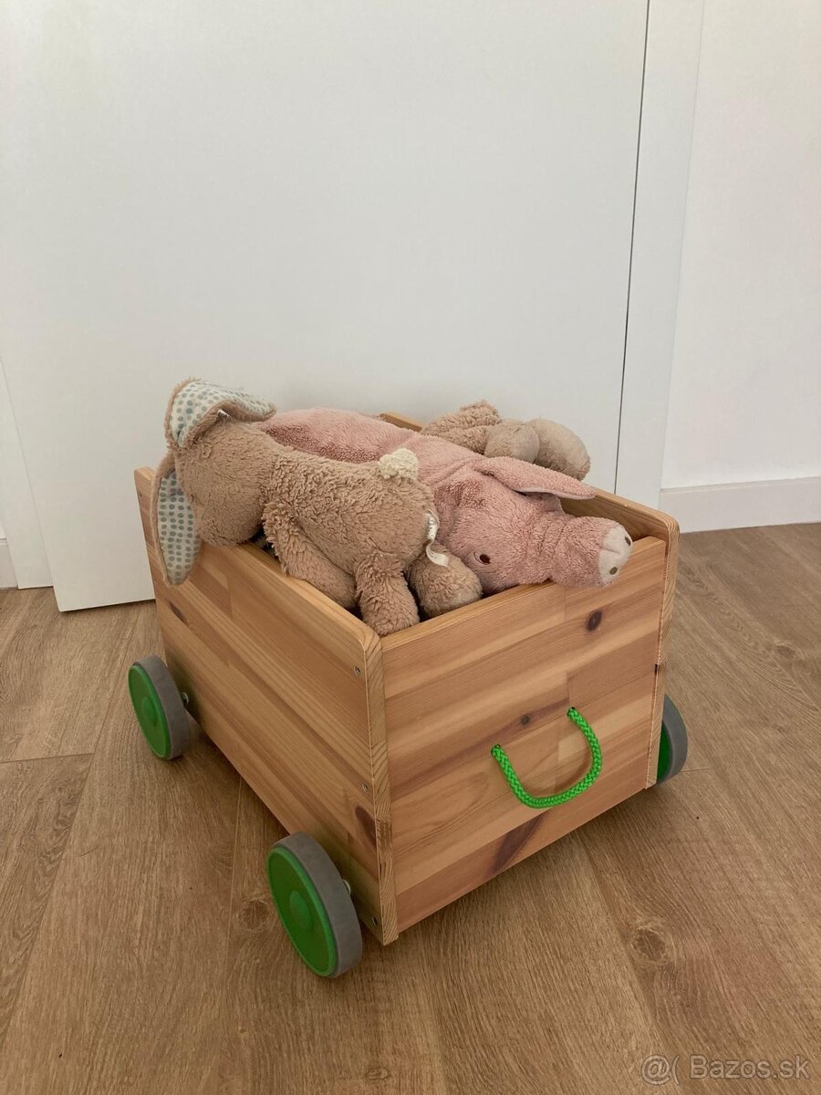 IKEA FLISAT drevený vozík na kolieskach