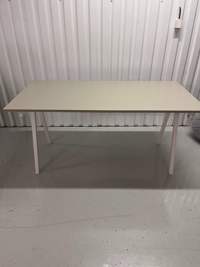 Písací stôl IKEA TROTTEN