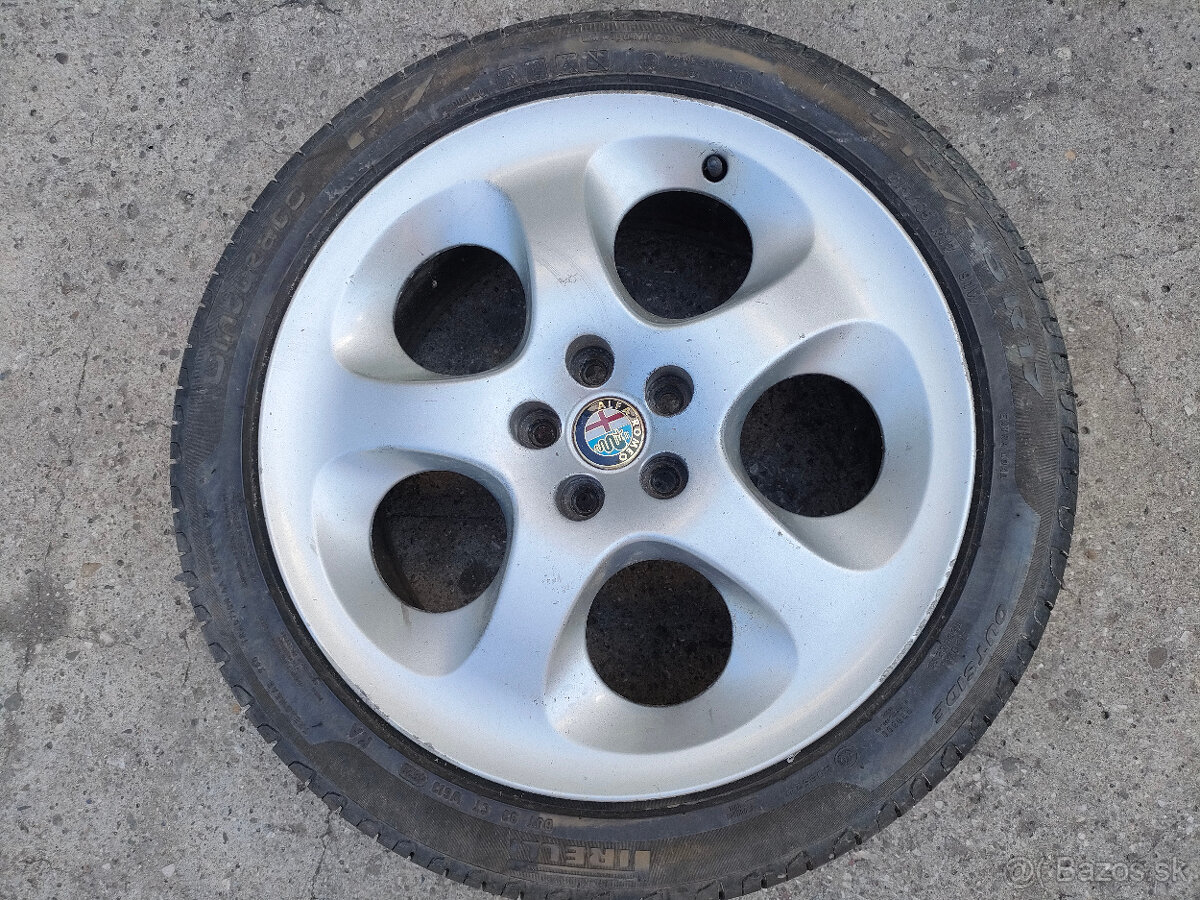 Originál alu disky+pneu Alfa Romeo 7Jx17 ET43,5