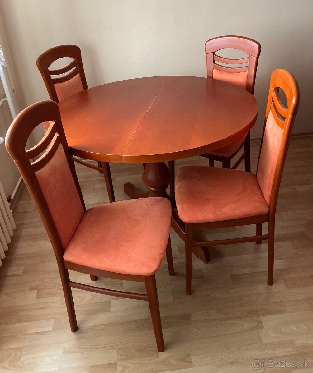 Stôl a 4 stoličky