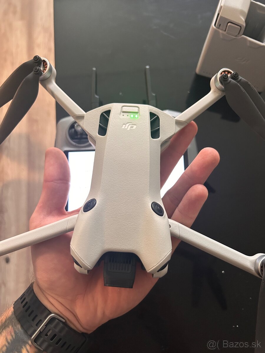 DJI 4 mini pro fly more combo
