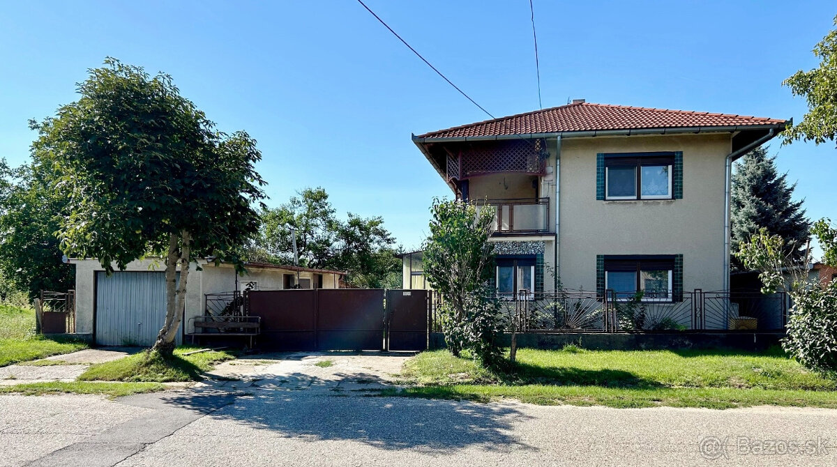 Na predaj čiastočne rekonštruovaný 4-izb. RD s garážou.