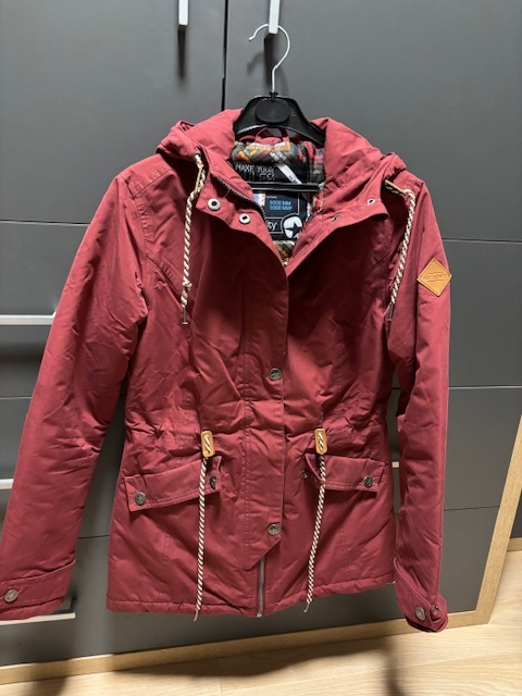 Dámska športovo elegantná vetrovka