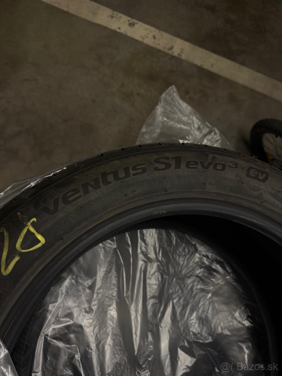 Predám letné pneu na Teslu