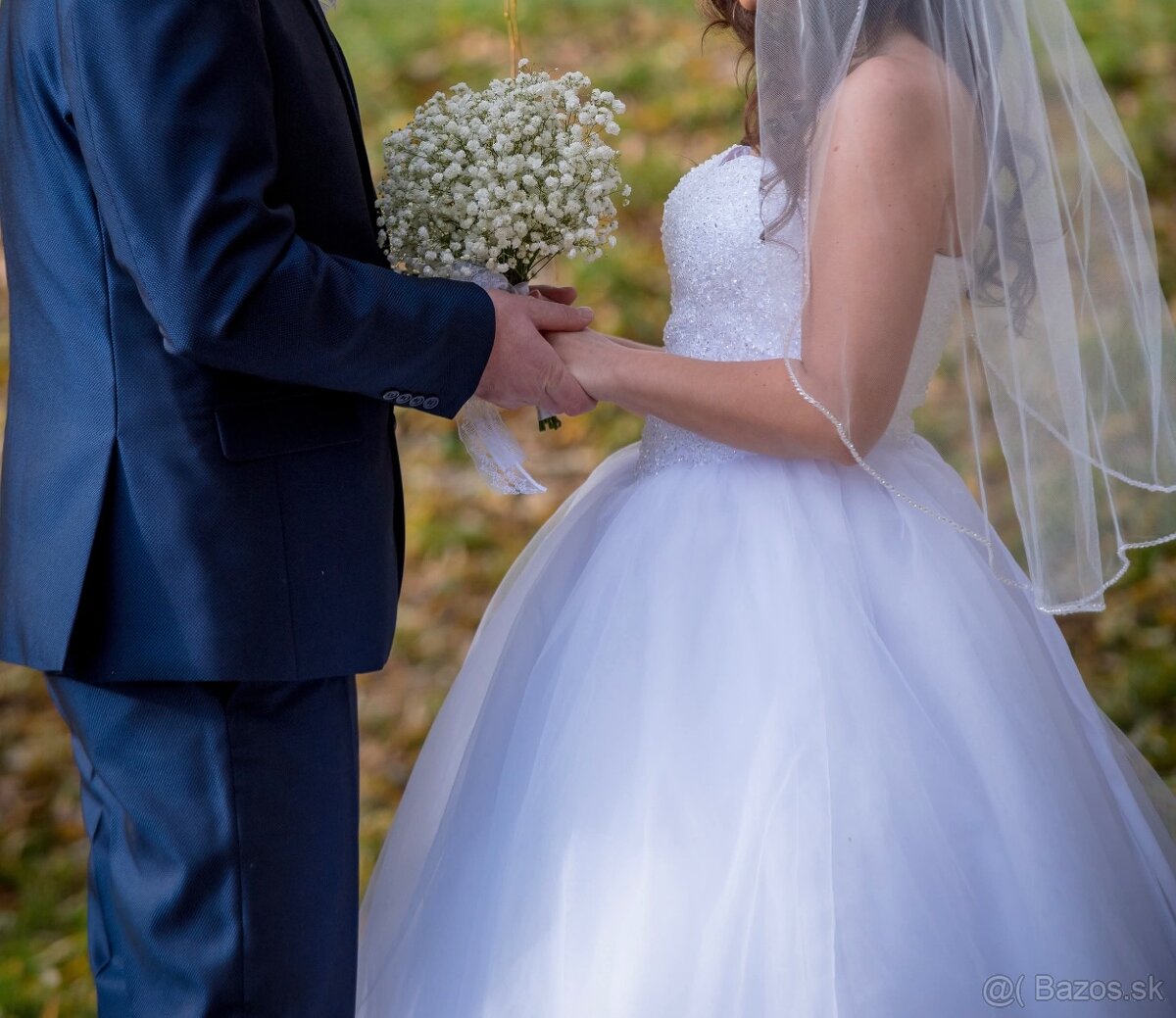 Princeznovské svadobné šaty so závojom a korunkou