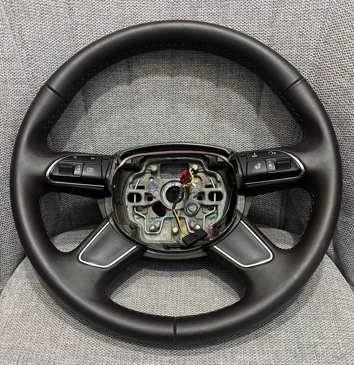 Audi A6 C7 A7 multifunkčný kožený volant