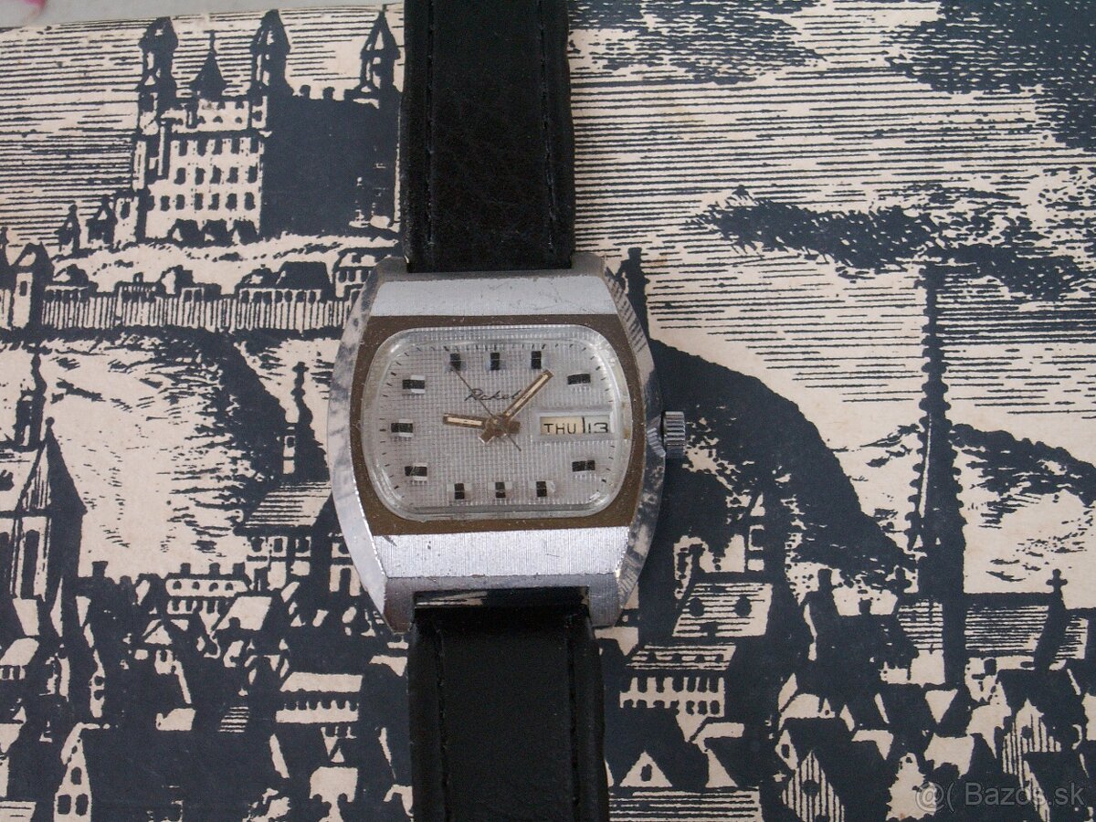 Hodinky Raketa - dvojdátum.