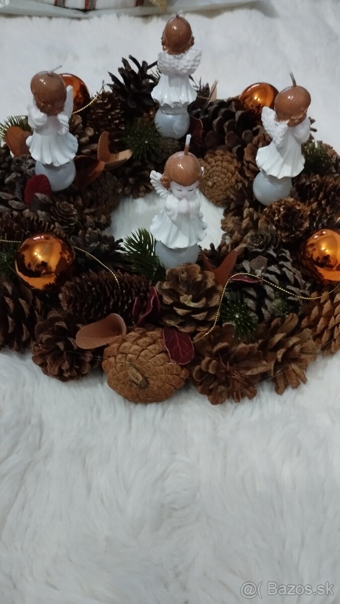 Adventný svietnik, veniec