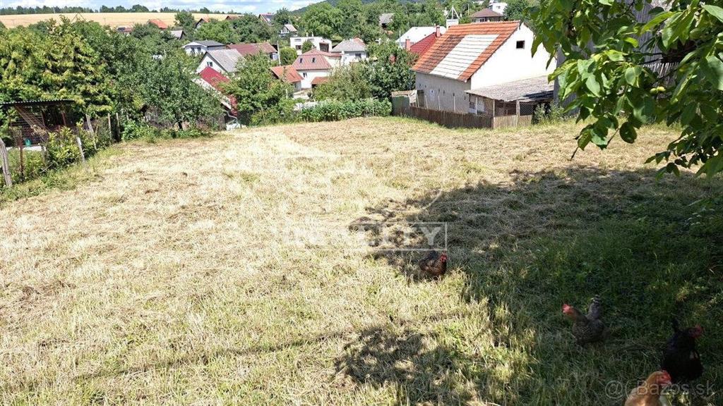 Exluzívny stavebný pozemok v zastavanej časti obce Medzany