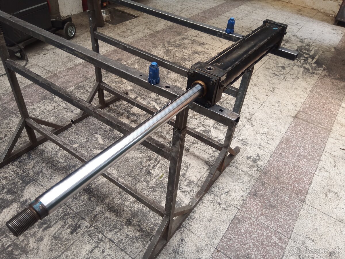 Hydraulický valec