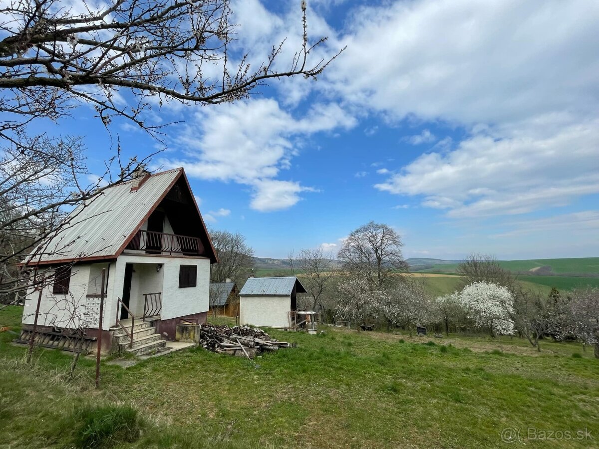 Na predaj murovaná chatka v obci Podolie s výhľadom