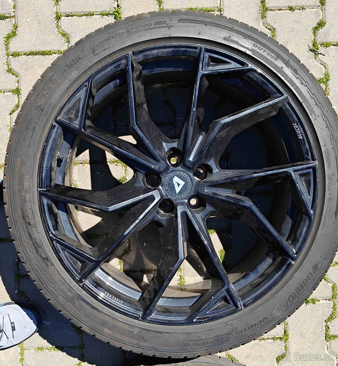 Hankook 265/40 R22 na elektrónoch ALutec