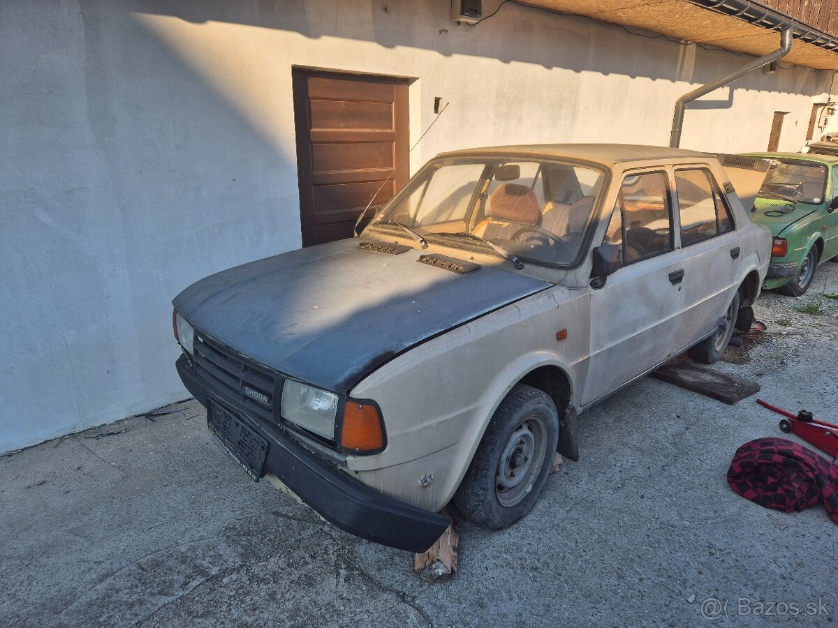 Škoda 120L