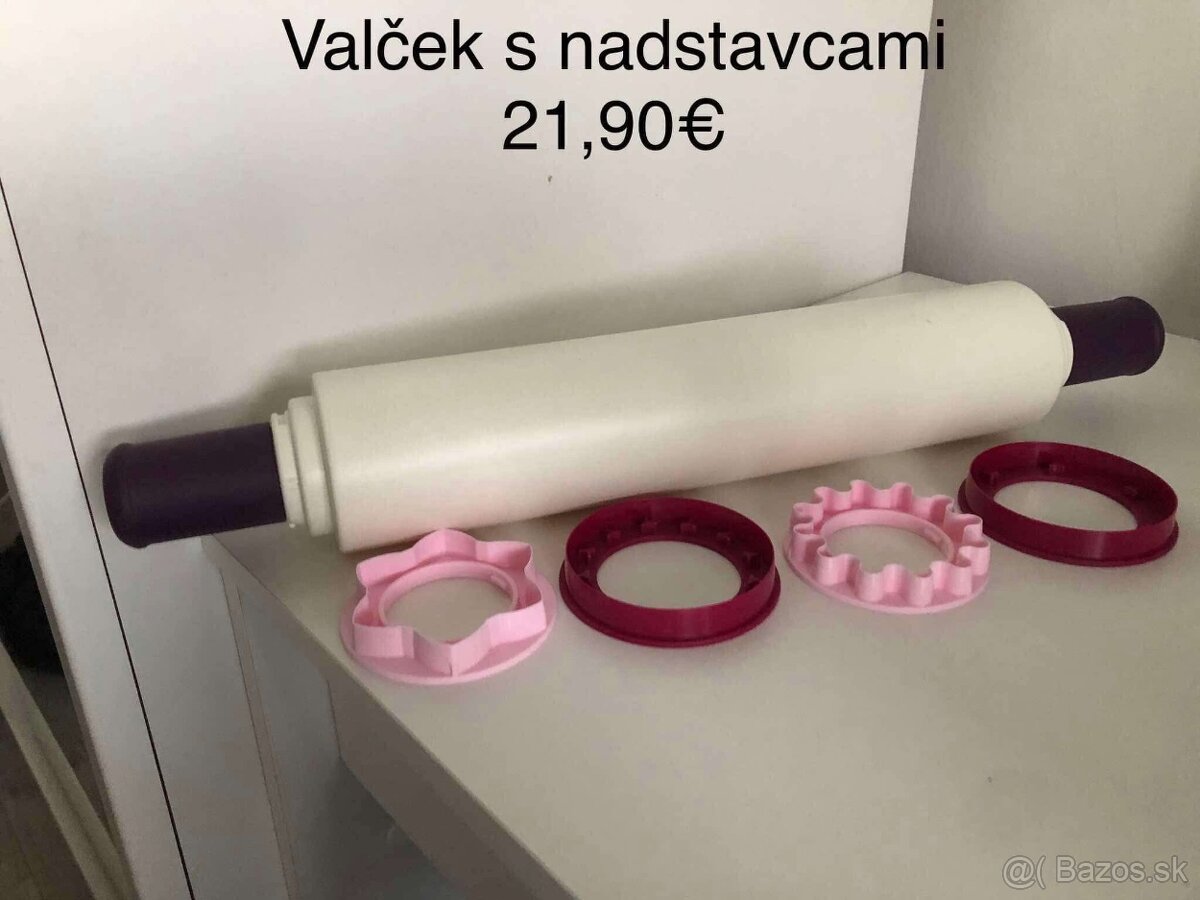 Valček s nádstavcami Tupperware