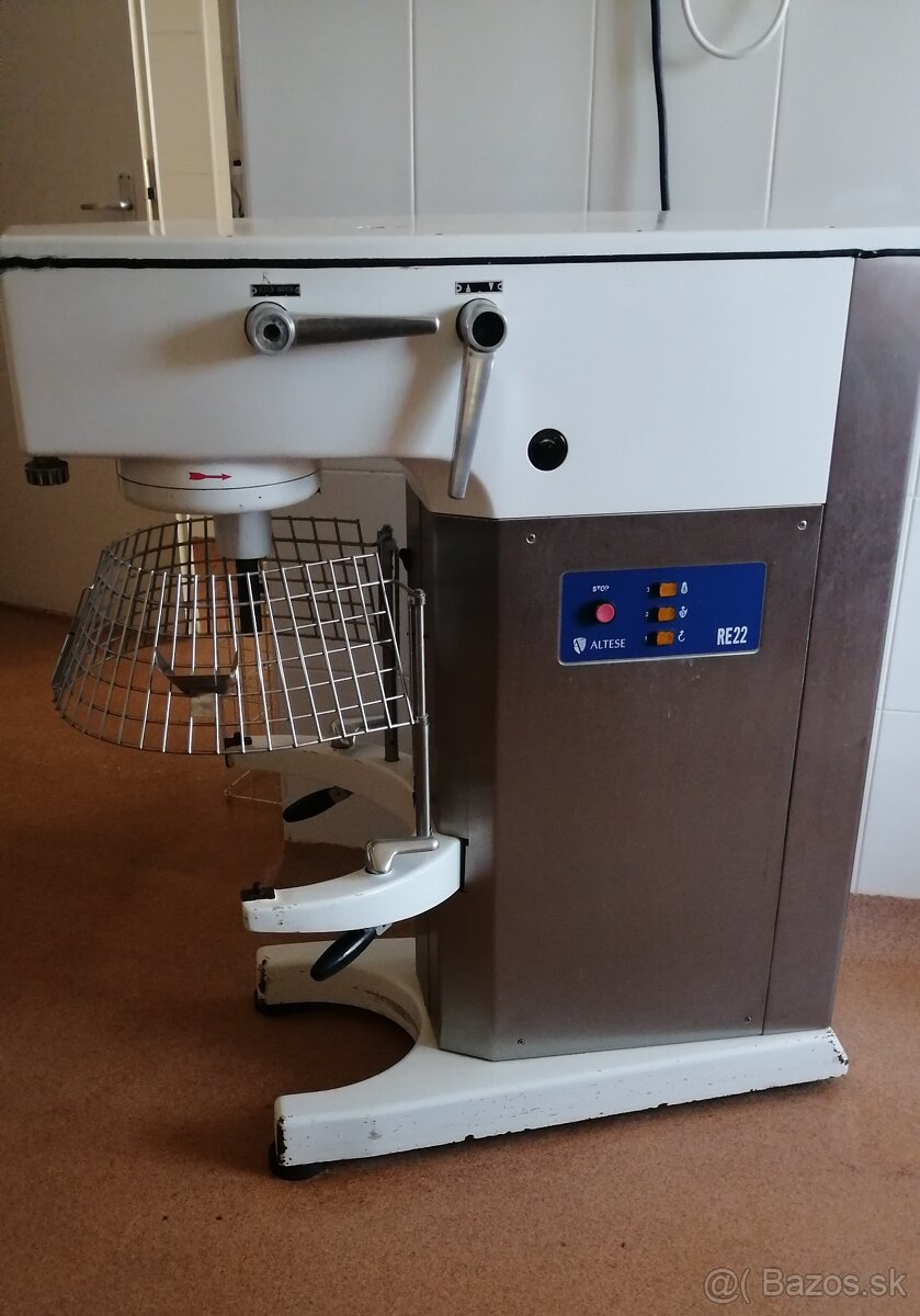 Predam robot Alba RE22