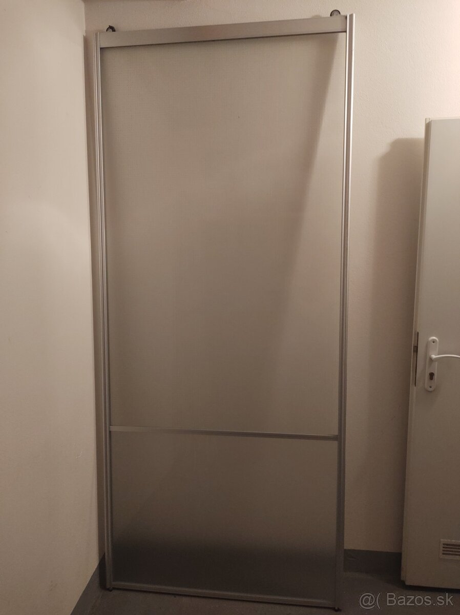 Dvere posuvné