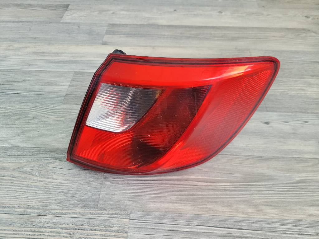 SEAT IBIZA MK4 PRAVE SVETLO