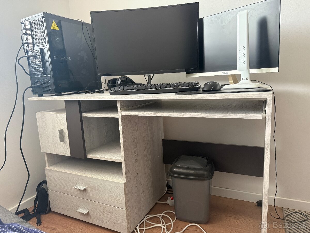 Stolík